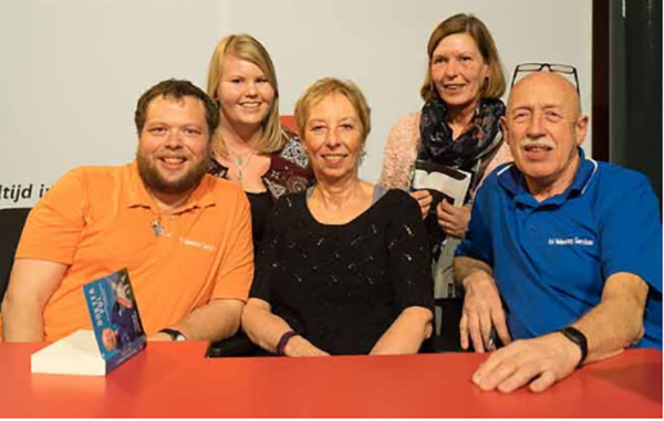 Image of Dr.Pol with wife Diane Pol and with children