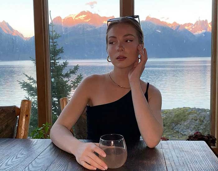 Maya Oakley Illness Wiki Biography Maya Oakley Illness Wiki Biography