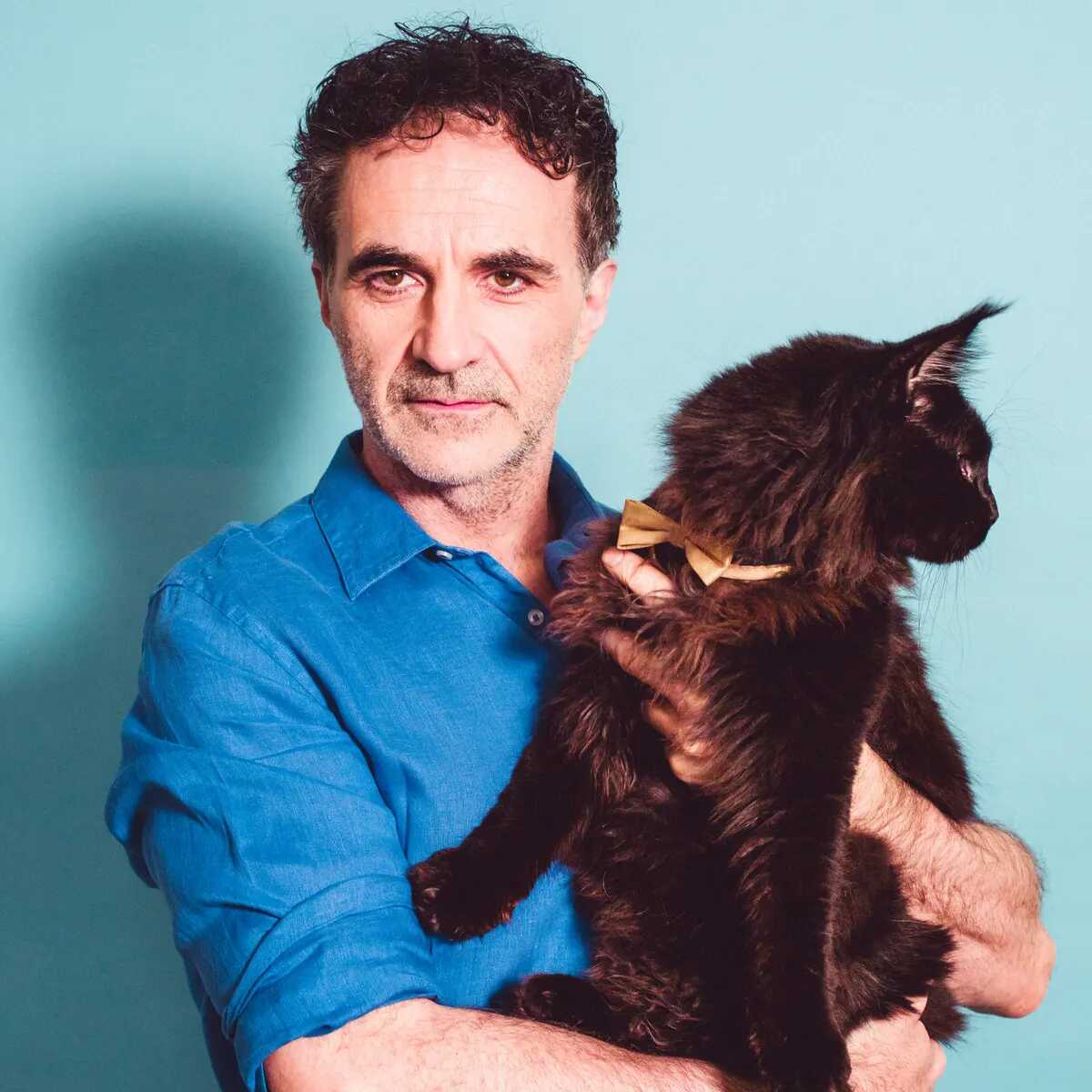 Image of Noel Fitzpatrick and Cat